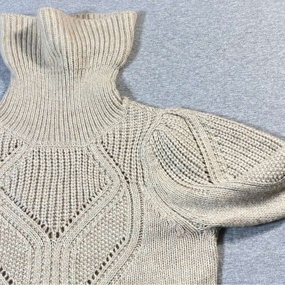 Ophelia Roe Sweater Women's M Beige Turtleneck Cable Knit Cozy Soft Cropped NWT - Picture 12 of 15